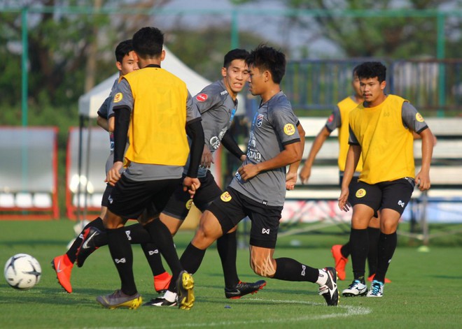 Sau 1 buổi tập, U23 Thái Lan mất 2 cầu thủ - Ảnh 7.