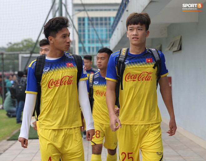 Trung vệ Nguyễn Văn Đạt: Cậu Tư em điển trai và nghệ sĩ của U23 Việt Nam - Ảnh 11.