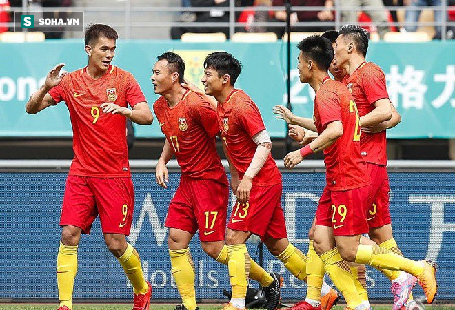 “Bại tướng của U23 Việt Nam” ghi 8 bàn trong 20 phút, Trung Quốc đè bẹp Lào ở giải châu Á - Ảnh 2.