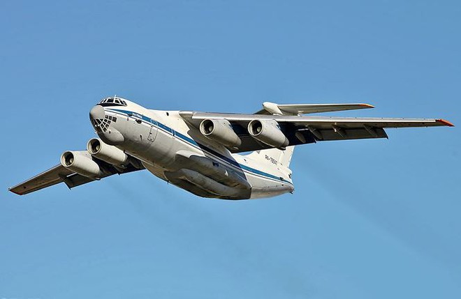 Mang ‘ngựa thồ’ Il-76 của không quân Nga đi ném bom? - Ảnh 1.