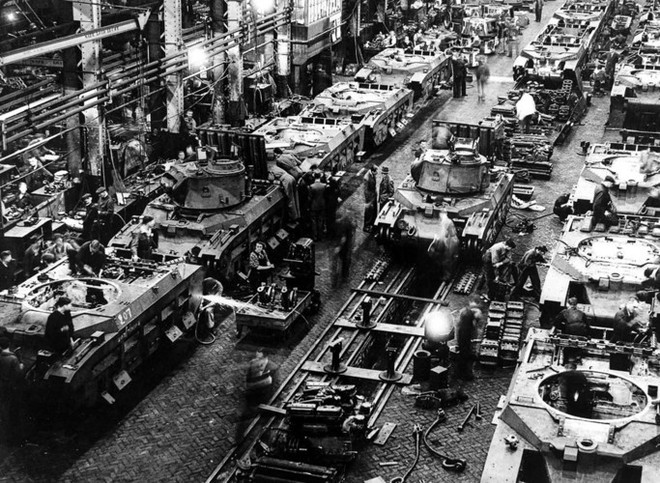 Bên trong các nhà máy sản xuất xe tăng thời Thế chiến thứ 2 - Ảnh 5.
