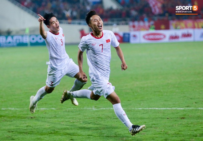 Bật mí mảnh giấy HLV Park Hang-seo nhắc bài Quang Hải trước khi U23 Việt Nam ghi bàn vào lưới Indonesia - Ảnh 9.