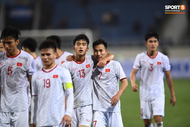 Bật mí mảnh giấy HLV Park Hang-seo nhắc bài Quang Hải trước khi U23 Việt Nam ghi bàn vào lưới Indonesia - Ảnh 10.