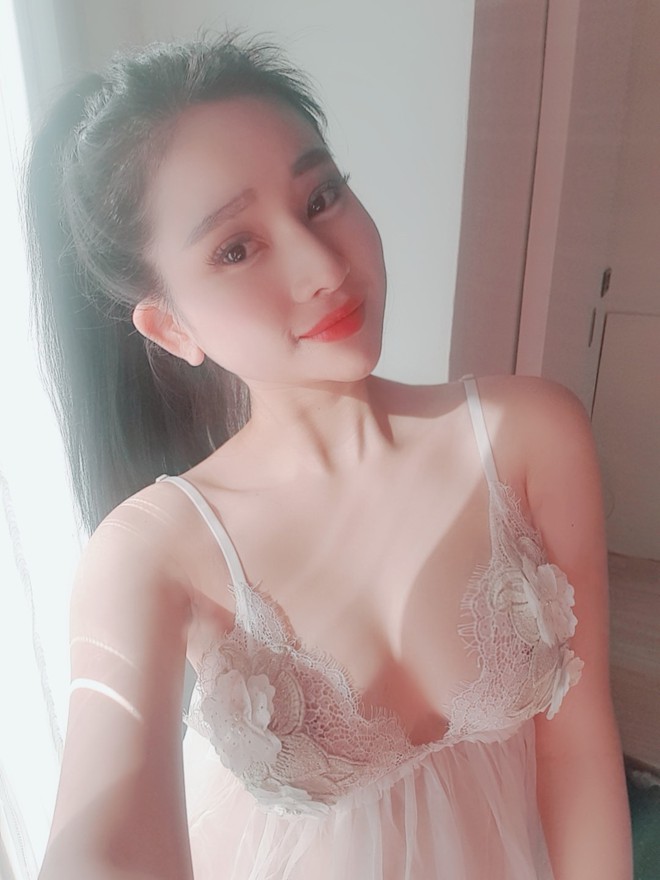 Vợ cũ Hồ Quang Hiếu bất ngờ khoe ảnh sexy, trở lại showbiz sau 2 năm sống khép mình vì sốc - Ảnh 3.