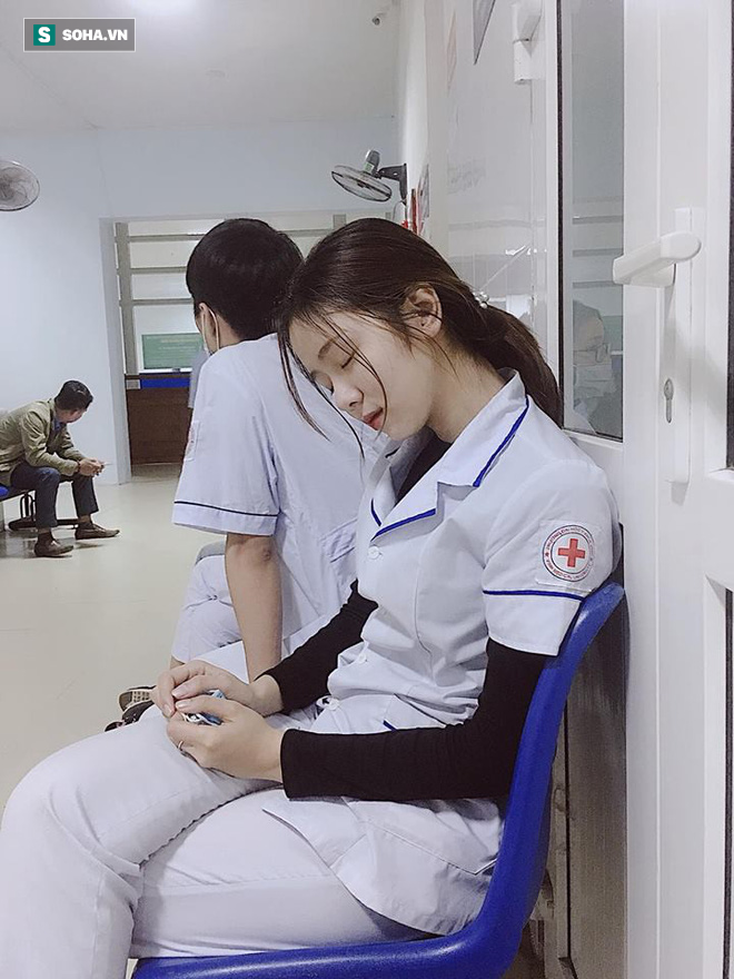 Nữ điều dưỡng Việt Nam ngủ gật lên báo Hàn: Hết ca trực, cô bị choáng khi đăng nhập facebook - Ảnh 1.