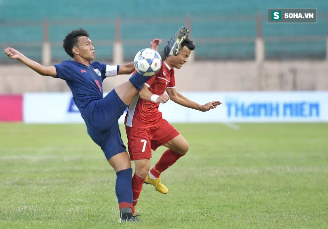 Mất điểm trước U19 Việt Nam, HLV Thái Lan không hài lòng với sao trẻ Leicester - Ảnh 1.