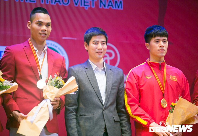 Vừa đánh bại U23 Thái Lan, Đình Trọng, Quang Hải nhận thêm giải thưởng đặc biệt - Ảnh 5.