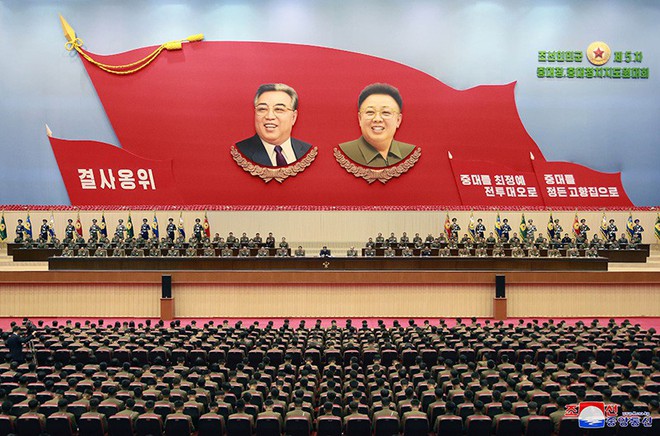 Hàng loạt sĩ quan Triều Tiên bật khóc nức nở trong hội nghị lịch sử với ông Kim Jong Un - Ảnh 5.