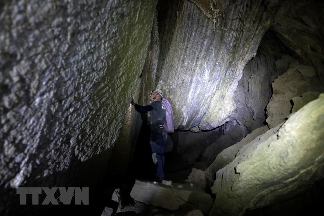 [Photo] Phát hiện hang động muối dài nhất thế giới tại Israel - Ảnh 3.