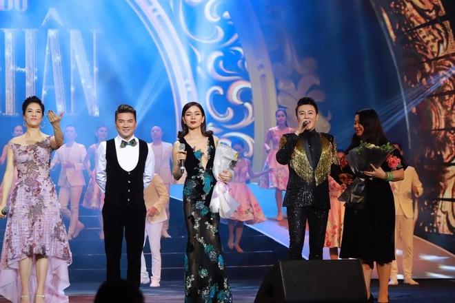 MC Phan Anh nhắng nhít vui đùa cùng Lệ Quyên, Kỳ Duyên - Ảnh 8.