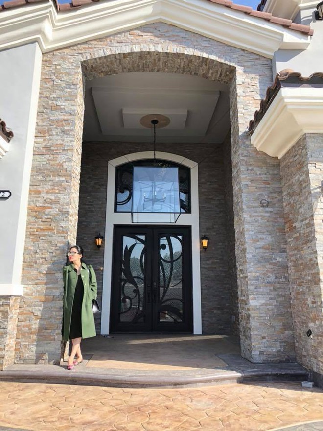 Những căn biệt thự triệu đô của sao Vbiz trên đất Mỹ: Bằng Kiều 2.000 m2 vẫn chưa khủng bằng nghệ sĩ này - Ảnh 2.