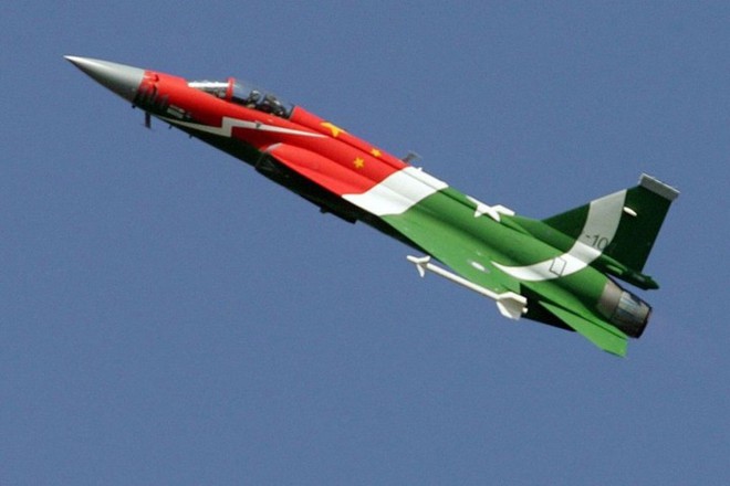 Sức mạnh máy bay tiêm kích JF-17 của không quân Pakistan - Ảnh 3.