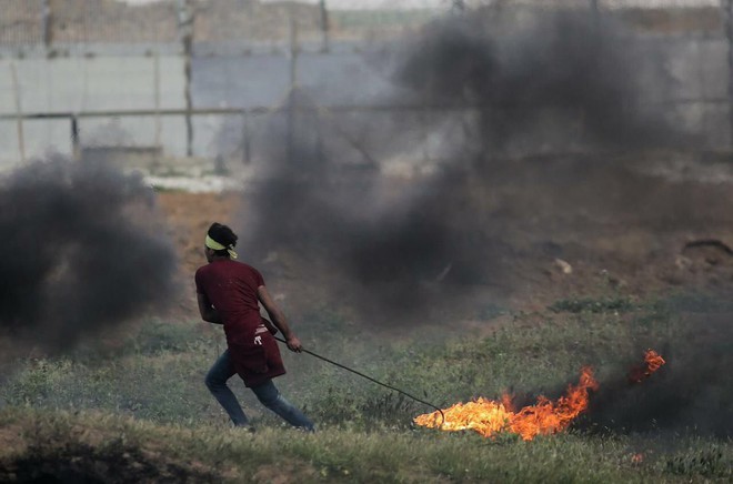 Israel tấn công Gaza - Lính bắn tỉa ra tay, số người Palestine thương vong tăng vọt - Ảnh 14.