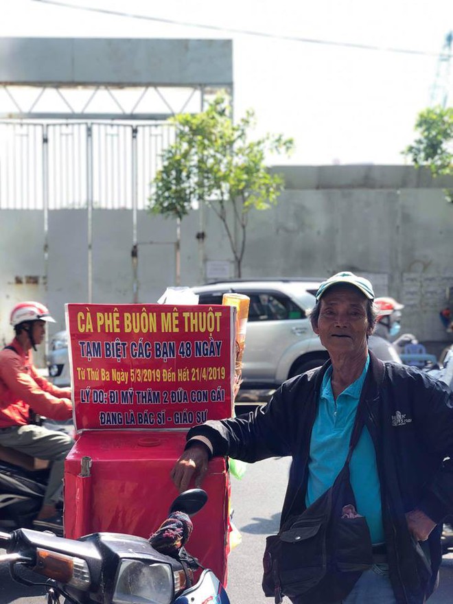 Tạm nghỉ bán cà phê, ông chú khiến cả phố ngoái nhìn vì tấm biển thông báo cực độc - Ảnh 2.