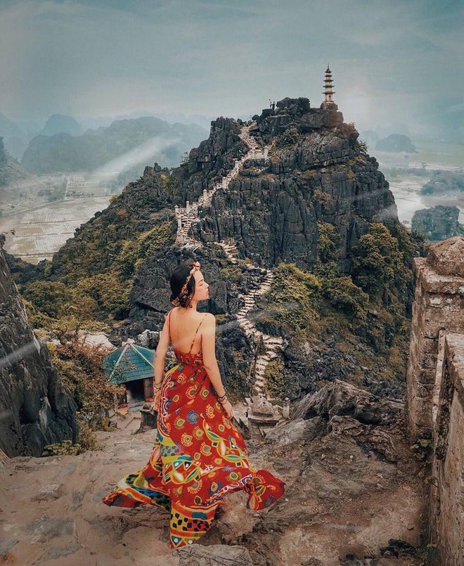 Nguyễn Thị Loan chụp ảnh sexy ở Hang Múa nhưng không bị ném đá như bạn gái Quang Hải - Ảnh 7.