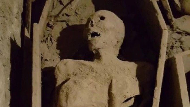 Câu chuyện ly kỳ về xác ướp 800 năm tuổi bị lấy mất đầu - Ảnh 2.