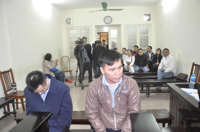 Mẹ cô gái gào khóc oán trách nam ca sỹ Châu Việt Cường tại phiên toà - Ảnh 7.