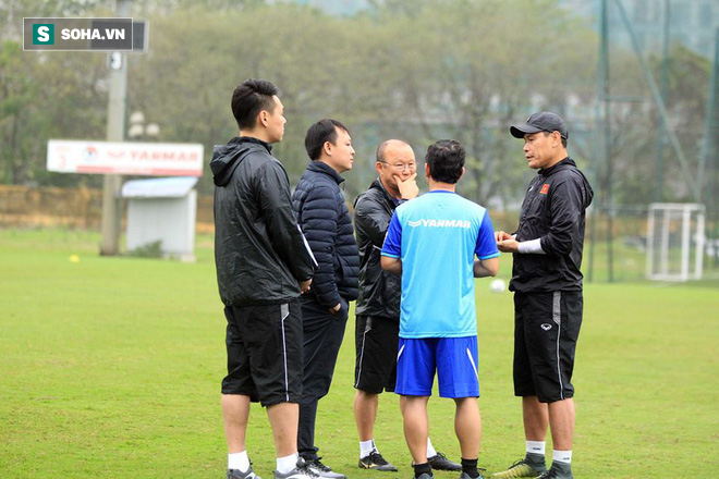 Trợ lý Lê Huy Khoa trở lại làm “phó tướng” cho HLV Park Hang-seo - Ảnh 1.