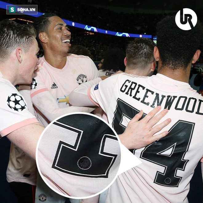 Hi hữu: Tài năng trẻ Man United ra sân đấu PSG với... logo của đối phương trên áo - Ảnh 1.