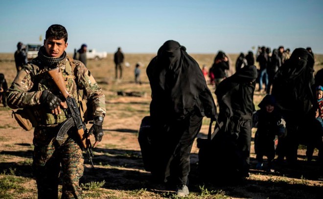 Cận cảnh chiến dịch vũ bão hủy diệt thành trì cuối cùng của IS ở Syria - Ảnh 12.