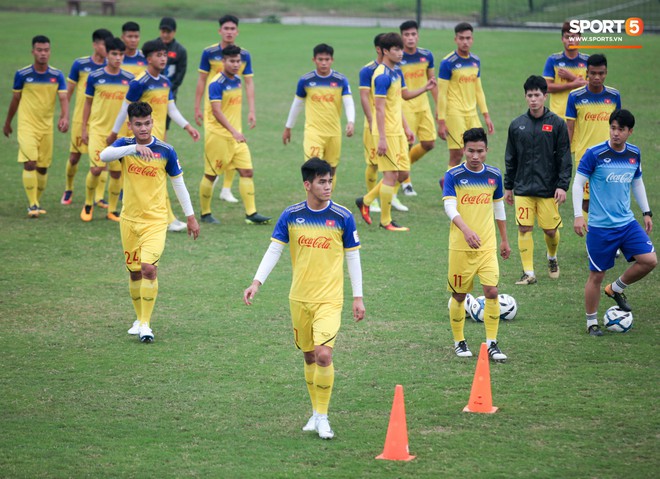 U23 Việt Nam thiếu 8 cầu thủ ở buổi tập chiều 9/3 - Ảnh 1.