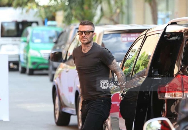 Cuối cùng David Beckham đã xuất hiện tại sự kiện ở TP.HCM: Ngôi sao quốc tế chuẩn bị gặp gỡ 2 cầu thủ Việt đình đám - Ảnh 4.