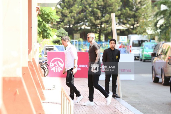 Cuối cùng David Beckham đã xuất hiện tại sự kiện ở TP.HCM: Ngôi sao quốc tế chuẩn bị gặp gỡ 2 cầu thủ Việt đình đám - Ảnh 7.