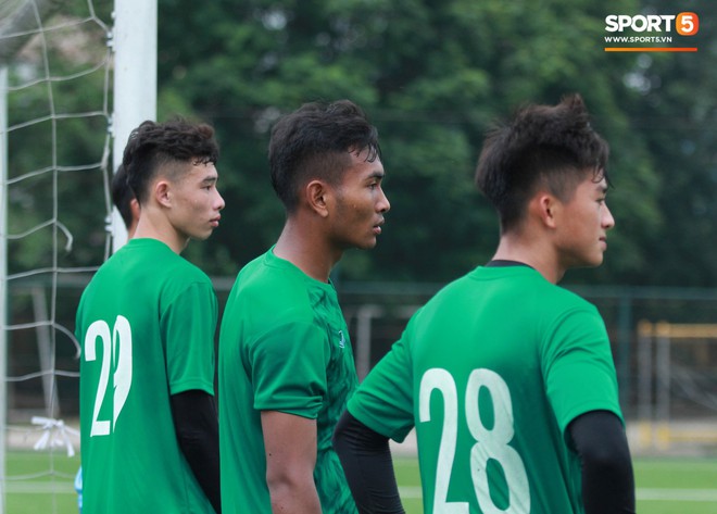 U18 Việt Nam hối hả tập luyện chuẩn bị cho giải Tứ hùng ở Trung Quốc - Ảnh 5.