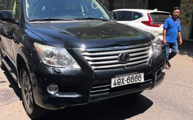 Lộ diện chủ nhân xe Lexus 570 biển số tứ quý đâm vào đám tang khiến 3 người chết, nhiều người bị thương