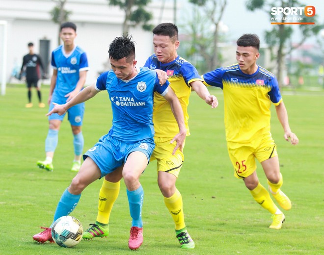 HLV trưởng U18 Việt Nam phản ứng cực gắt khi học trò để thua đội hạng nhất Phố Hiến FC - Ảnh 1.