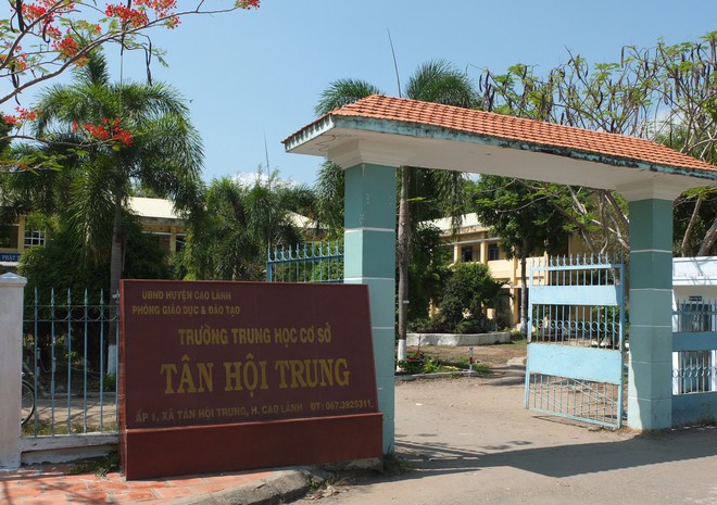 Kỷ luật nhóm 7 học sinh đánh hội đồng bạn học ở miền Tây - Ảnh 1.