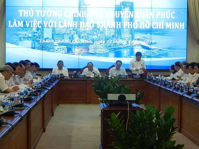 Thủ tướng Nguyễn Xuân Phúc: Dự án metro, chúng ta đang làm khổ nhau - Ảnh 1.