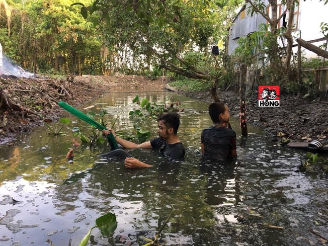 Trưa hè nóng bức, thanh niên mắc võng trên ao nằm nghỉ và cái kết kinh khủng ập tới - Ảnh 2.