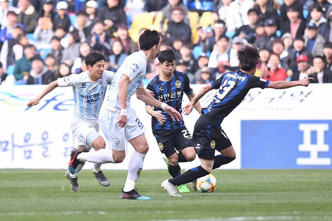 Kế hoạch Ronaldo của Incheon United dành cho Công Phượng có nguy cơ tan vỡ - Ảnh 1.