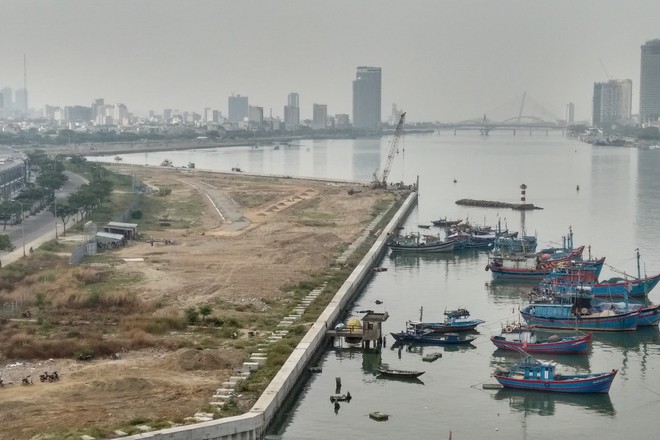 Phó chủ tịch Đà Nẵng chưa biết có bao nhiêu dự án lấn sông Hàn - Ảnh 2.