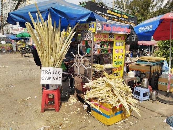 TP.HCM nắng đổ lửa: Cam vắt, nước mía... siêu rẻ lên ngôi  - Ảnh 6.