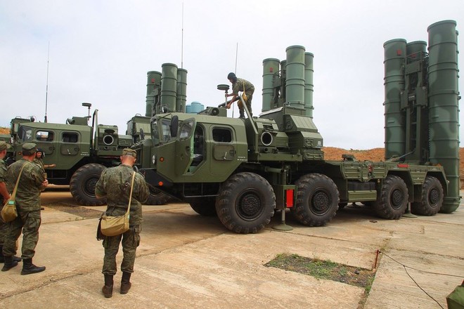 Lão già B-52 Mỹ đấu với trai trẻ tên lửa S-400 Nga: Ai thắng ai - Câu trả lời gây sốc! - Ảnh 2.