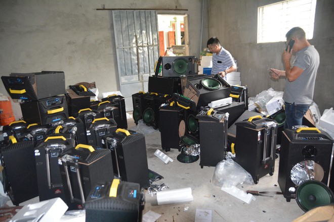 Vụ bắt giữ gần 1 tấn ma túy đá ở Nghệ An: Từ đống rác ven đường đến nhà kho toàn loa thùng - Ảnh 8.