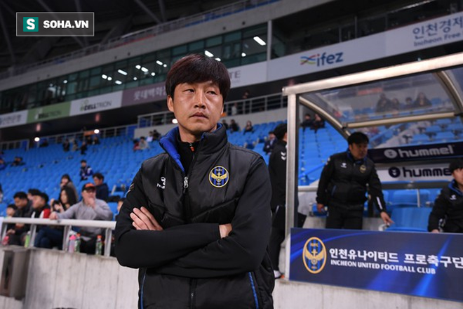 Trong cơn não nề, HLV Incheon United hé lộ điều đáng lo với Công Phượng - Ảnh 1.