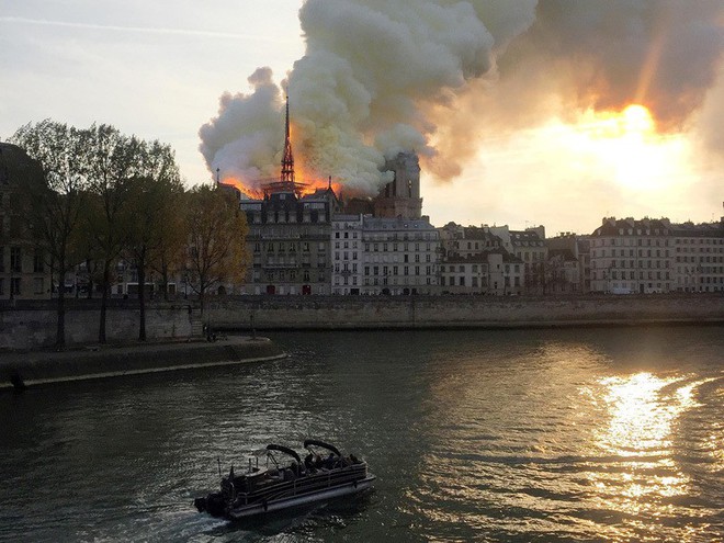 Với công nghệ này, Nhà thờ Đức Bà Paris vừa bị cháy có thể trở về nguyên trạng - Ảnh 1.