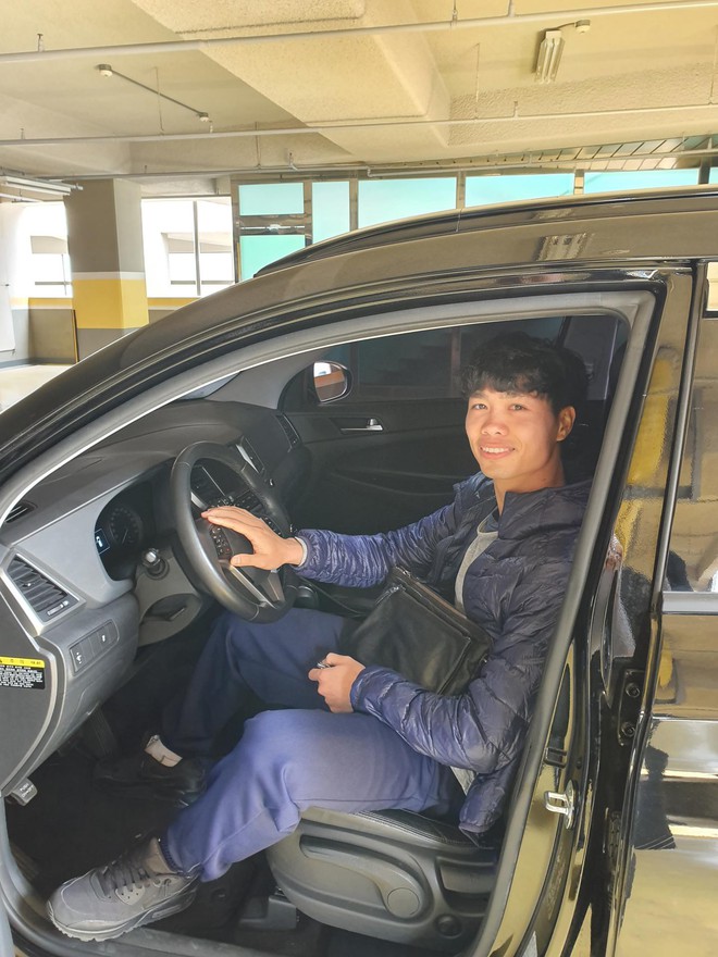 Công Phượng kể về trải nghiệm lái xe tại Hàn Quốc: Tôi phải treo biển mới lái xe để... cảnh báo - Ảnh 3.