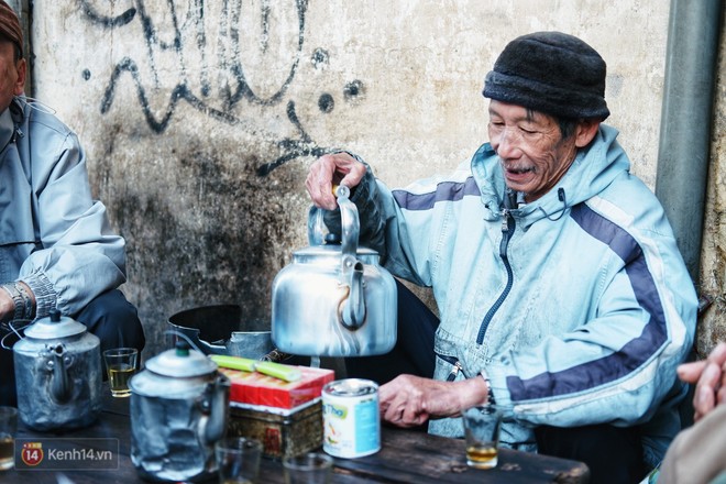 Quán cà phê vợt độc nhất vô nhị ở Đà Lạt, 30 năm chỉ bán từ 4 giờ sáng đến hơn 7 giờ sáng mỗi ngày - Ảnh 8.