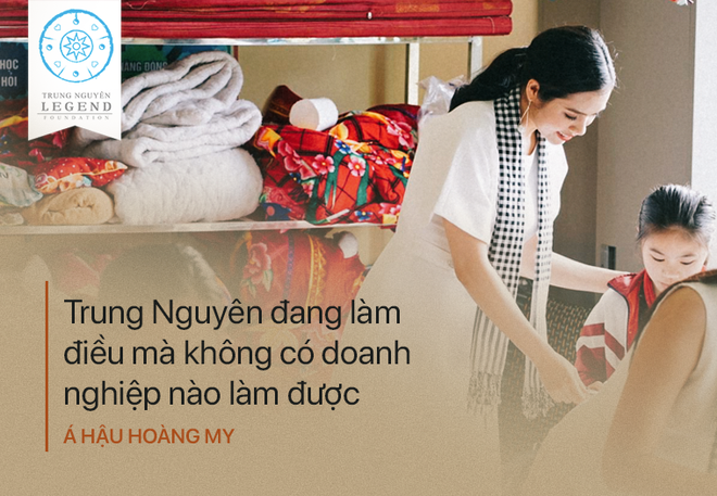 Á hậu Hoàng My say xe quên chết đi tặng sách cho dân nghèo, chiến sĩ vùng biên cương - Ảnh 3.