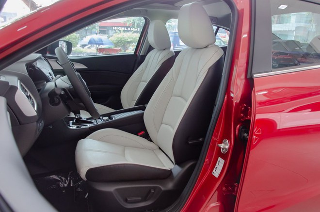 Mazda3 tăng giá 10-18 triệu đồng, CX5 xuống mức thấp nhất từ trước đến nay - Ảnh 2.