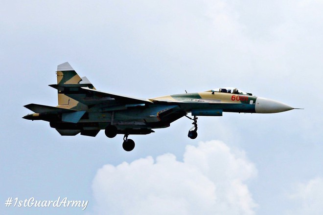 Việt Nam có thể mua lại tiêm kích Su-27PU vừa được Nga hồi sinh? - Ảnh 1.