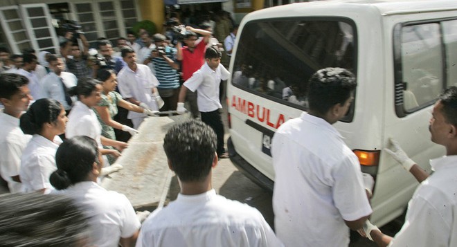 Lễ Phục sinh đẫm máu: Gần 300 người thiệt mạng, Sri Lanka đối mặt thảm kịch bạo lực tồi tệ nhất kể từ nội chiến - Ảnh 11.