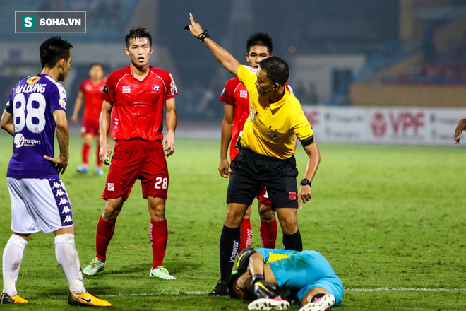 Thám sát V.League, thầy Park đã tìm được nhân tố khiến thủ môn Bùi Tiến Dũng phải lo lắng - Ảnh 8.