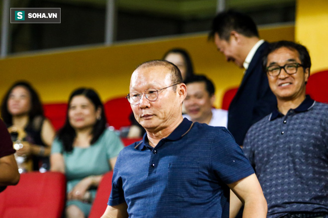 Thám sát V.League, thầy Park đã tìm được nhân tố khiến thủ môn Bùi Tiến Dũng phải lo lắng - Ảnh 9.