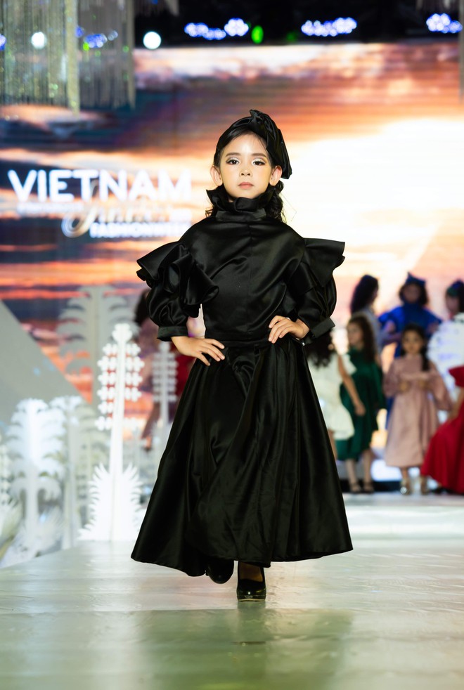 Dàn mẫu nhí chuyên nghiệp của Tuần lễ Thời trang Trẻ em Quốc tế Việt Nam 2019 - Ảnh 6.