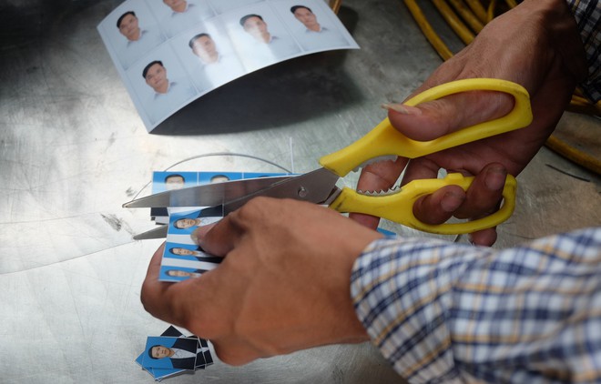 Biến ô tô cà tàng thành studio di động, thợ ảnh Hà Nội kiếm bạc triệu mỗi ngày - Ảnh 13.
